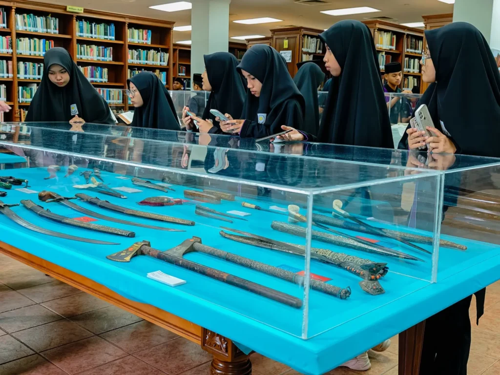 IIUM APAIE 2027 Campus Tour - ISTAC Library